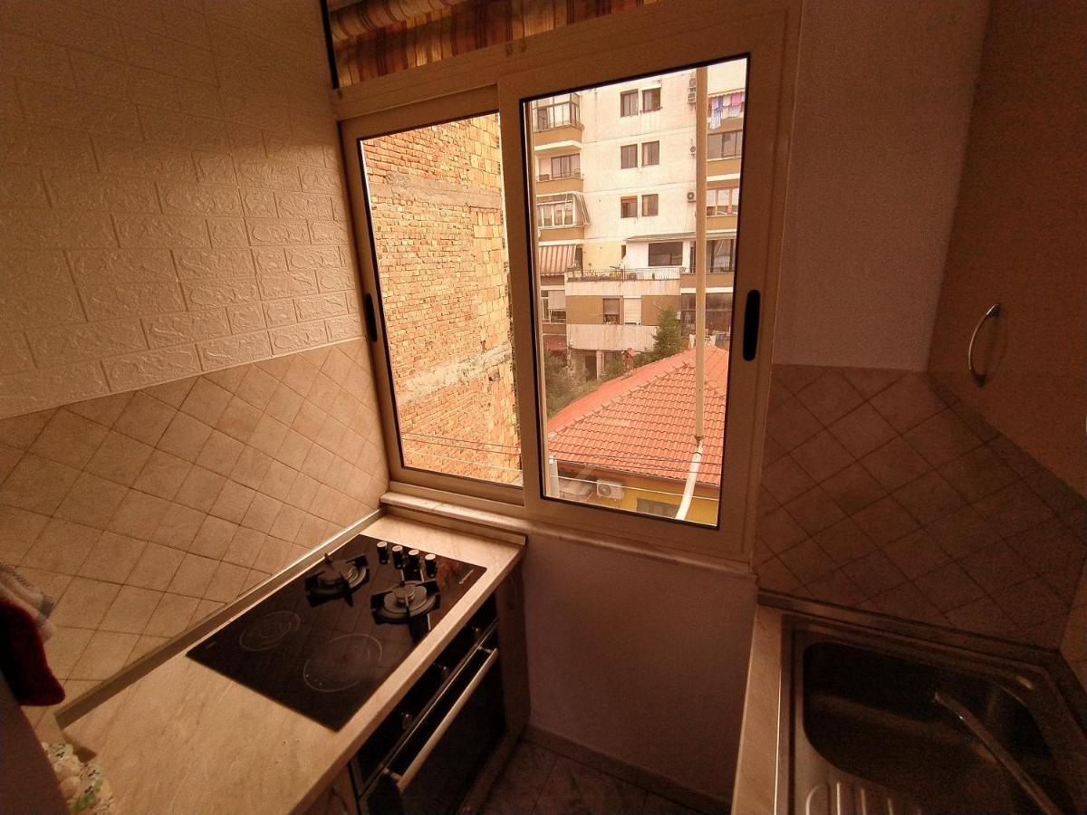 Mammy's Apartment *